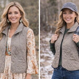 Rae Mode stylish vest.  Size W-M NWT
Oversized. Warm and comfortable.